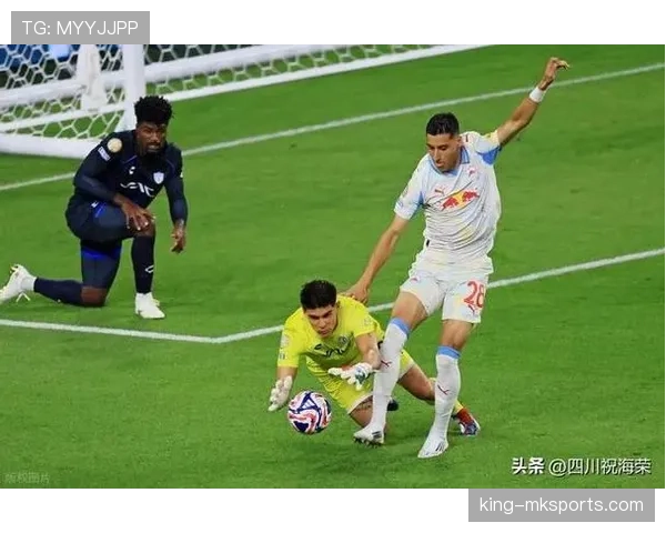 因扎吉高位逼抢与快速转换战术解析