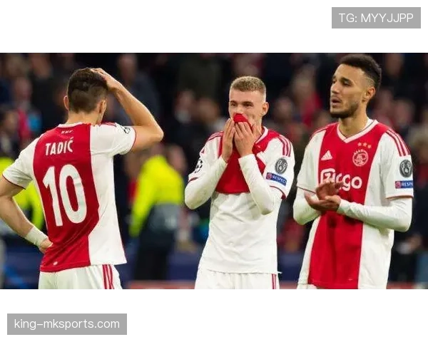 阿贾克斯荷甲竞争力下滑：对竞争格局带来变化，当前阶段表现波动