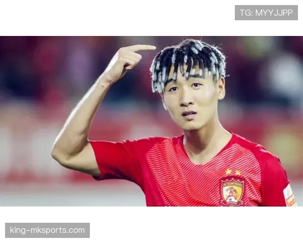 韦世豪这生活简直跟别人差十条街，场上喷火场下像个土豪狂魔？